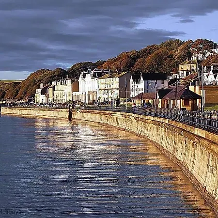 Dom wakacyjny Newts Place - Part Of The The Bay Village With Pool, Gym And Direct Access, Pub, Restaurant, Tennis And Meadows Walks *