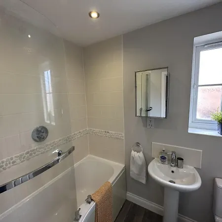Newts Place - Part Of The The Bay Village With Pool, Gym And Direct Access, Pub, Restaurant, Tennis And Meadows Walks Filey