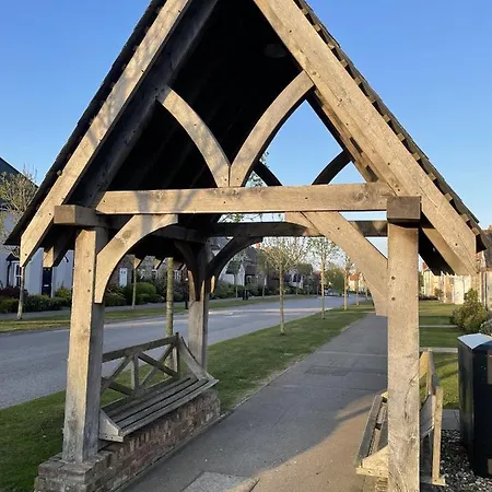 Newts Place - Part Of The The Bay Village With Pool, Gym And Direct Access, Pub, Restaurant, Tennis And Meadows Walks * 파일리