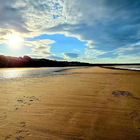 Newts Place Cottage - Part Of The The Bay Filey Holiday Village With Pool, Gym And Direct Beach Access, Pub, Restaurant, Tennis And Meadows Walks *