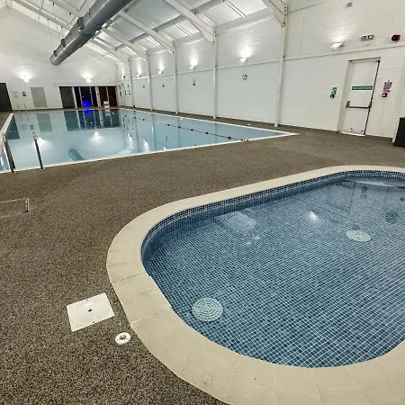 Newts Place - Part Of The The Bay Village With Pool, Gym And Direct Access, Pub, Restaurant, Tennis And Meadows Walks * Filey