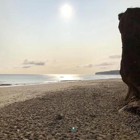 Newts Place Cottage - Part Of The The Bay Filey Holiday Village With Pool, Gym And Direct Beach Access, Pub, Restaurant, Tennis And Meadows Walks