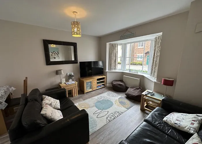 Hébergement de vacances Newts Place - Part Of The The Bay Village With Pool, Gym And Direct Access, Pub, Restaurant, Tennis And Meadows Walks *