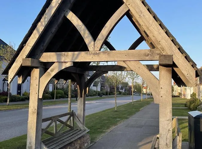 Newts Place - Part Of The The Bay Village With Pool, Gym And Direct Access, Pub, Restaurant, Tennis And Meadows Walks * Filey