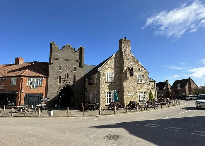 Hébergement de vacances Newts Place - Part Of The The Bay Village With Pool, Gym And Direct Access, Pub, Restaurant, Tennis And Meadows Walks *