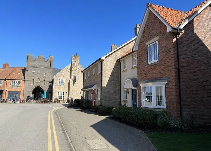 Newts Place - Part Of The The Bay Village With Pool, Gym And Direct Access, Pub, Restaurant, Tennis And Meadows Walks