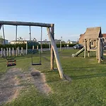 Holiday home Newts Place - Part Of The The Bay Village With Pool, Gym And Direct Access, Pub, Restaurant, Tennis And Meadows Walks Filey