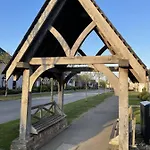 Newts Place - Part Of The The Bay Village With Pool, Gym And Direct Access, Pub, Restaurant, Tennis And Meadows Walks * Filey