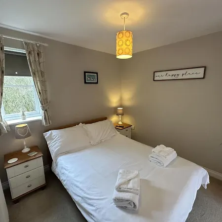 Newts Place - Part Of The The Bay Village With Pool, Gym And Direct Access, Pub, Restaurant, Tennis And Meadows Walks Vakantiehuis *